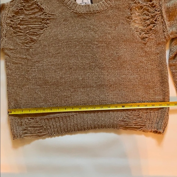 🌺Distressed Sweater Small/medium - Picture 6 of 7
